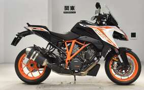 KTM 1290 SUPER DUKE GT V6940