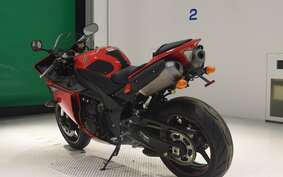 YAMAHA YZF-R1 2013