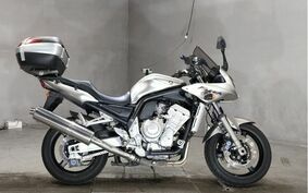 YAMAHA FZ FAZER FEATHER RN066