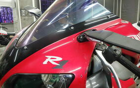 YAMAHA YZF-R1 2000 RN01