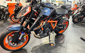 KTM 1290 SUPER DUKE R 2023 V3940