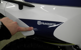 HUSQVARNA 701ED UEV4