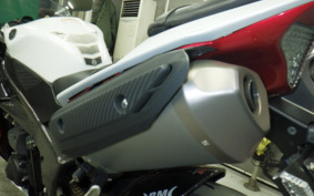 YAMAHA YZF-R1 2013