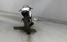 YAMAHA YZF-R125 RE06