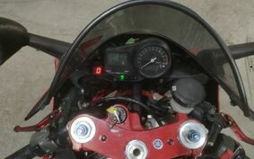 YAMAHA YZF-R1 1999 RN011