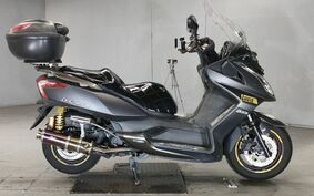 KYMCO DOWNTOWN 200 i 不明