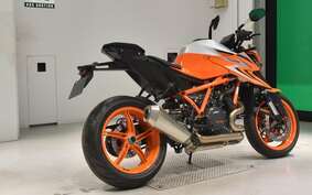 KTM 1290 SUPER DUKE R 2023 V3940