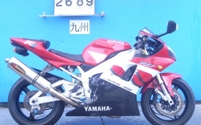 YAMAHA YZF-R1 2000 RN04