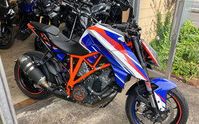 KTM 1290 SUPER DUKE R 2019 V3940