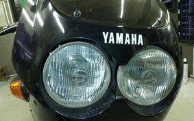 YAMAHA FZR250 2KR