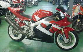 YAMAHA YZF-R1 2000 RN04