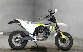 HUSQVARNA  701スーパーモト 2020 USV4