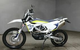 HUSQVARNA  701エンデューロ 2017 UEV4