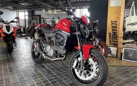 DUCATI MONSTER 937+ 2021 1M00A