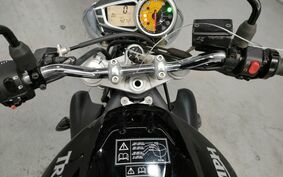 TRIUMPH STREET TRIPLE 2010 TMD40