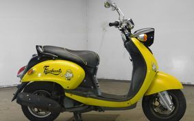 YAMAHA VINO 125 SE24