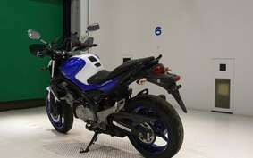 SUZUKI GLADIUS 2013 VK58A