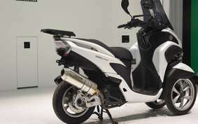 YAMAHA TRICITY 125