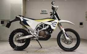 HUSQVARNA 701ED 2018 UEV4