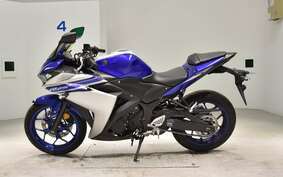 YAMAHA YZF-R25 A RG10J