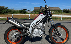 YAMAHA TRICKER DG32J