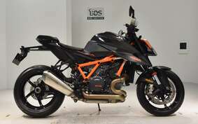 KTM 1290 SUPER DUKE R 2021