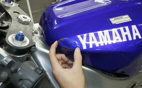 YAMAHA YZF-R1 2000 RN04