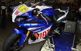 YAMAHA YZF-R1 2010 RN23