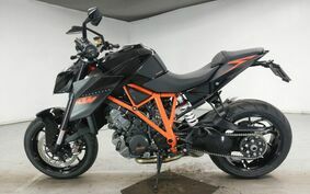 KTM 1290 SUPER DUKE R 2015 V3940