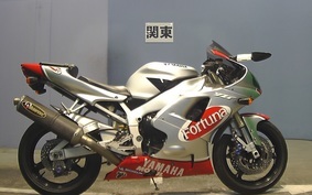 YAMAHA YZF-R1 2000 RN041