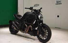 DUCATI DIAVEL 2015