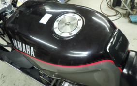 YAMAHA FZR250 2KR