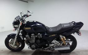 YAMAHA XJR1200 1996 4KG