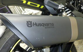 HUSQVARNA VITPILEN 701 2018 UPV4