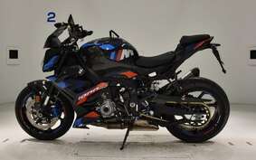 BMW M1000R 2024