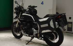 MOTO GUZZI V85 TT 2023