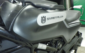 HUSQVARNA SVARTPILEN 250