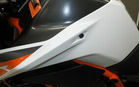 KTM 890 DUKE R 2022