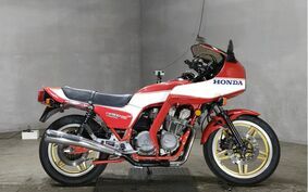 HONDA CB900F Boldor 2023 SC01