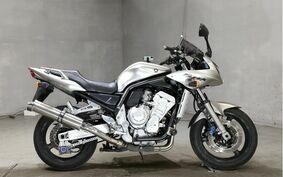 YAMAHA FZ FAZER FEATHER 2004 RN06