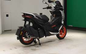 APRILIA SR GT200