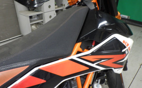 KTM 690 SMC R 2014 LST40