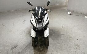 YAMAHA TRICITY 125 SE82J