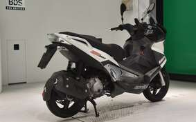 APRILIA SR MAX 125