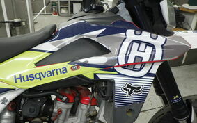 HUSQVARNA SM250R A200