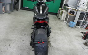 TRIUMPH ROCKET III R 2021