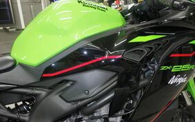 KAWASAKI ZX-25R ZX250E