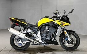 YAMAHA FZ FAZER FEATHER 2004 RN07