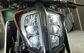 KTM 890 DUKE R 2021 TU940