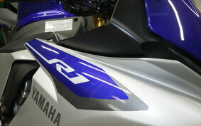 YAMAHA YZF-R1 2015